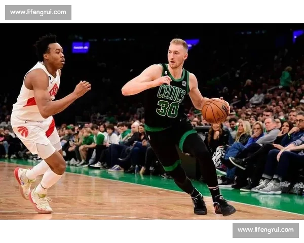 凯尔特人续约潜力锋卫 RJ - 路易斯：两年双向合同锁定未来