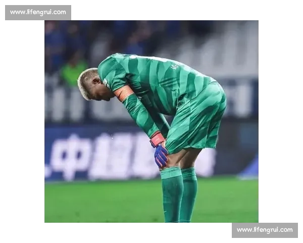 工体名场面!国安球迷狂嘘王大雷,赛后隔窗对骂引爆冲突 工体名场面!国安球迷狂嘘王大雷,赛后隔窗对骂引爆冲突